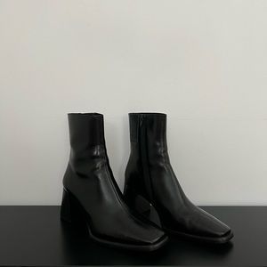 Jeffery Campbell Sherpal Boots